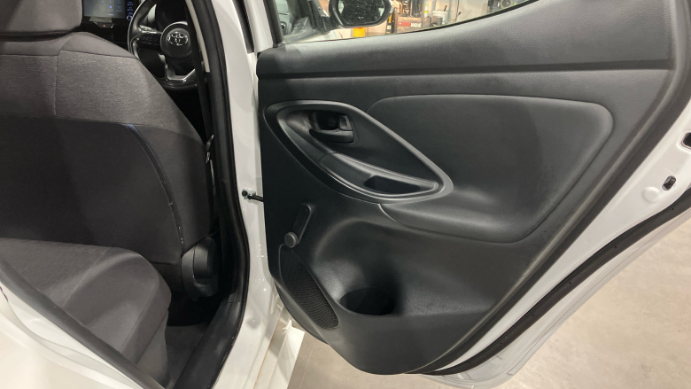 Toyota Yaris 1.5 Hybrid Icon 5dr CVT Hybrid Hatchback